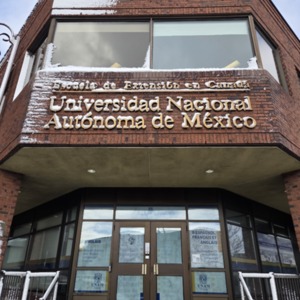 Figure 1. Entrance of UNAM-Canada <br />
Photo taken by Charlotte Lasnier