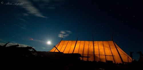 Campement du Mushuau-nipi durant la nuit 1.jpg