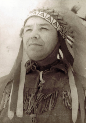 William Commanda 1955 (chief).JPG