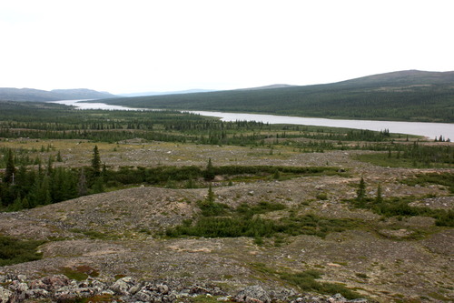 Au loin rivère Georges, Mushau shipu.JPG