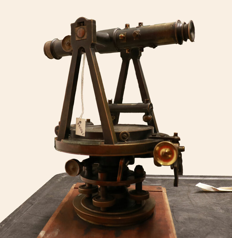 1979.0042 - Theodolite - 2