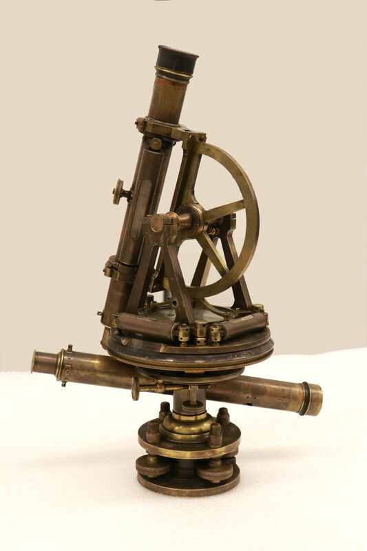 1968.0387 - Theodolite - 1