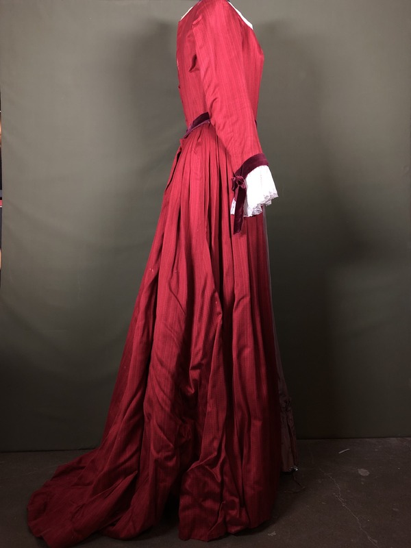 UO-LC-NAC-costume_collection-DorabellaRed_1972-4.jpg