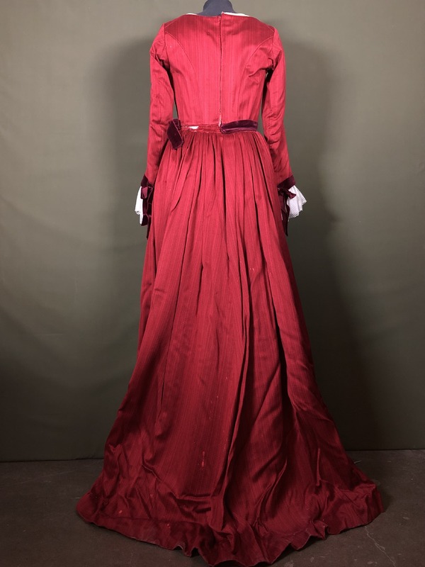 UO-LC-NAC-costume_collection-DorabellaRed_1972-3.jpg