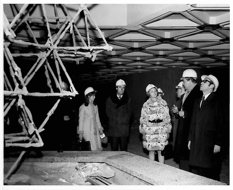 UO-LC-NAC-Photograph-Construction-ca1967-Front.png