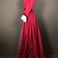 UO-LC-NAC-costume_collection-DorabellaRed_1972-2.JPG