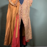 UO-LC-NAC-costume_collection-Disguise-1972-1.jpg