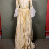 UO-LC-NAC-costume_collection-DorabellaYellow_1972-3.jpg