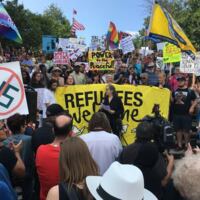 anti-racism-protest-u-s-embassy-ottawa-crowd-aug-23-2017.jpg