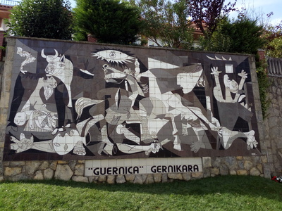 Guernica-Replik_in_Guernica.jpg